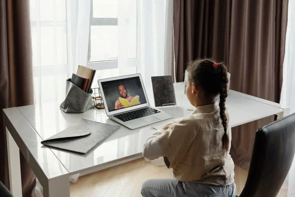 What are the Pros and Cons of Studying at Home?